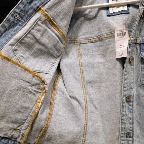 Abercrombie & Fitch Denim Light Wash Womens Jacket M NWT - Picture 4 of 8